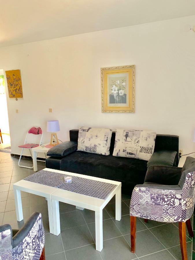 Ljiljana Apartment Bar